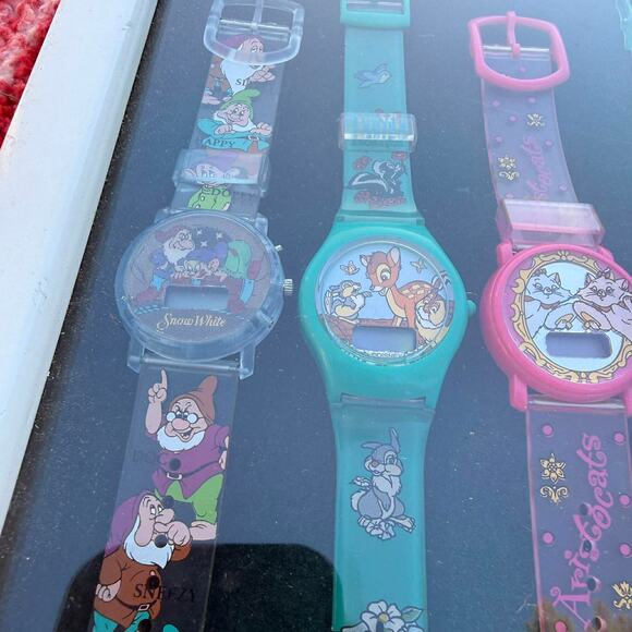 Vintage Disney 9 Watch Lot 90s Shadowbox Display 1990 Fantasma Promo Collection main image 4